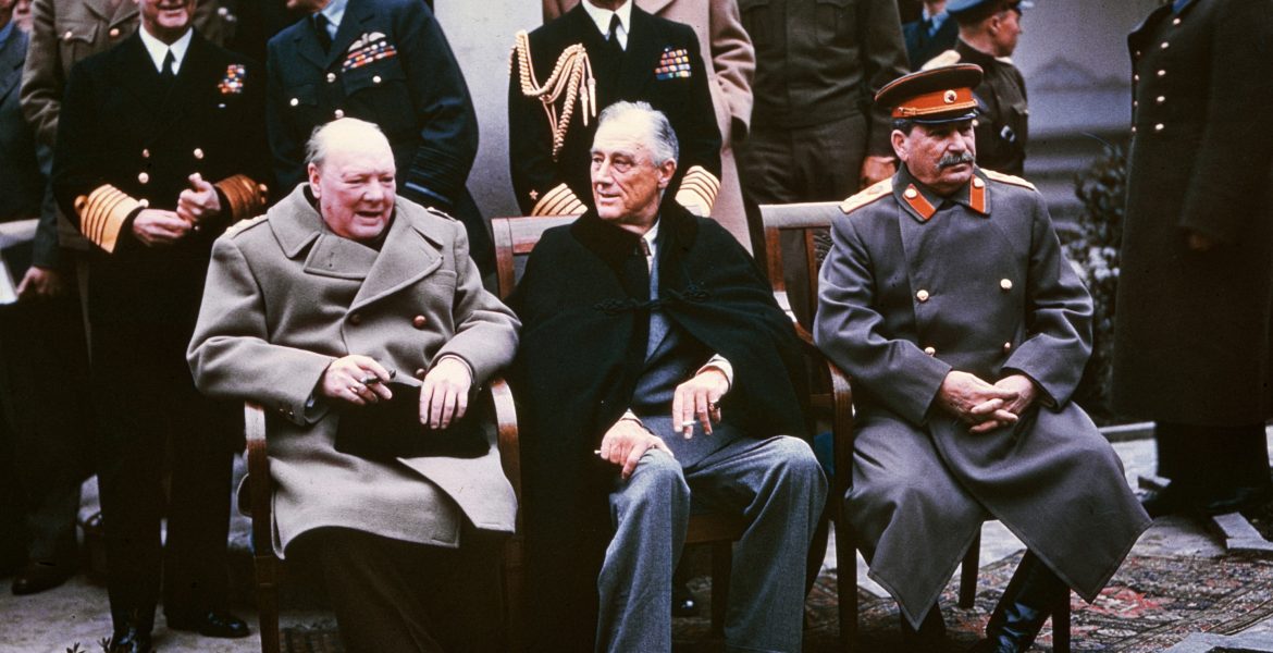 Rise of the USA as global hegemon: Yalta summit in February 1945 with (from left to right) Winston Churchill, Franklin Roosevelt and Joseph Stalin